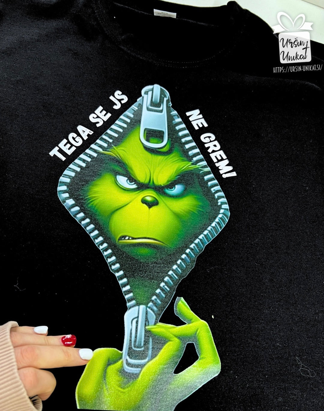 Tega se js ne grem “GRINCH" (črna majica)