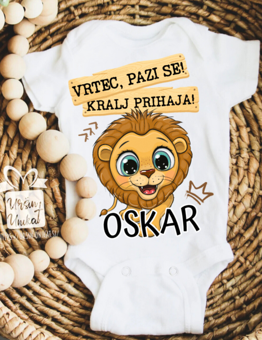 Otroški bodi ali majčka:  VRTEC, PAZI SE! KRALJ PRIHAJA - otroško darilo