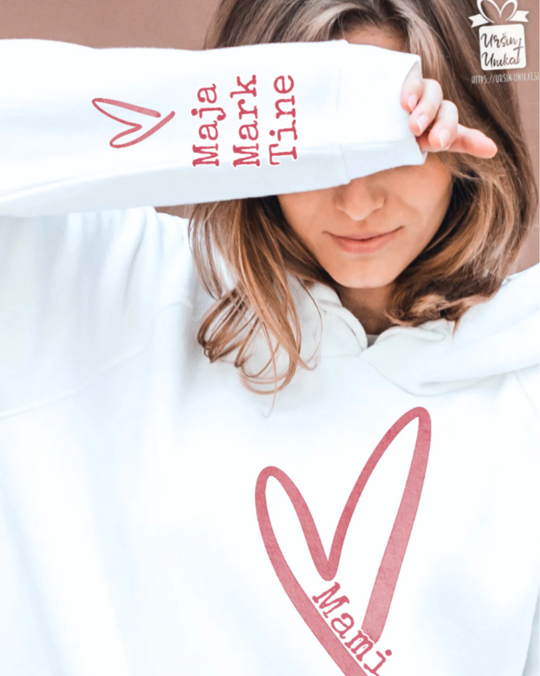 Hoodie/pulover z imeni otrok - darilo za materinski dan