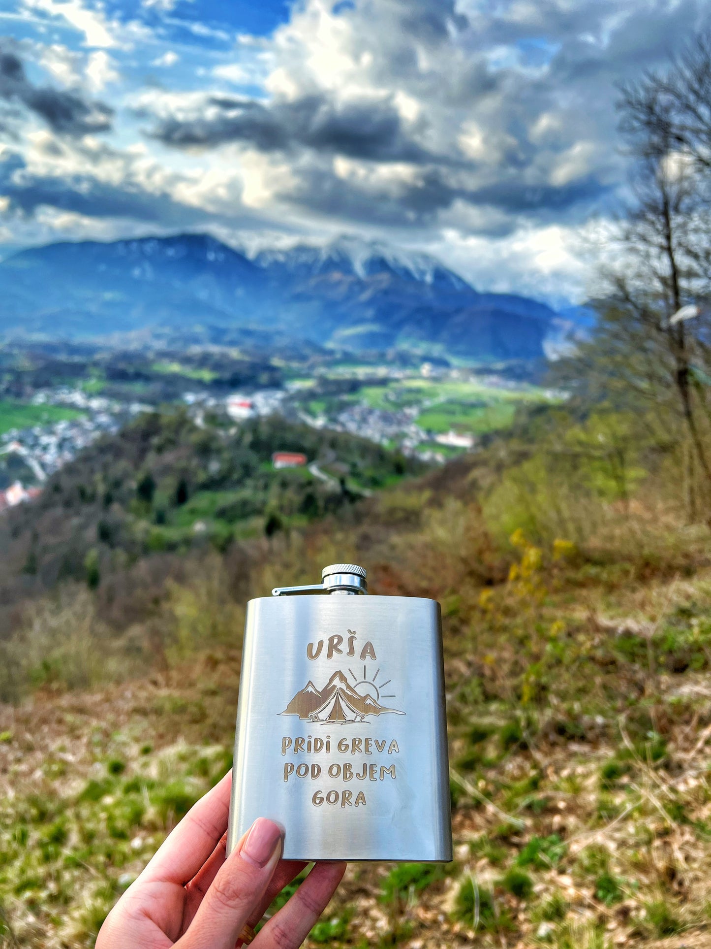 PRISRČNICA - Pridi greva pod objem gora