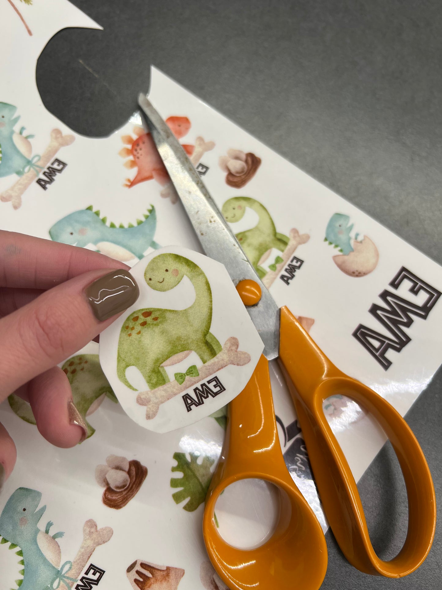 PERSONALIZIRAN KOMPLET začasnih otroških tatujev - DINO