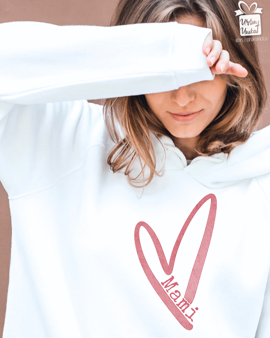 Hoodie/pulover z imeni otrok - darilo za materinski dan