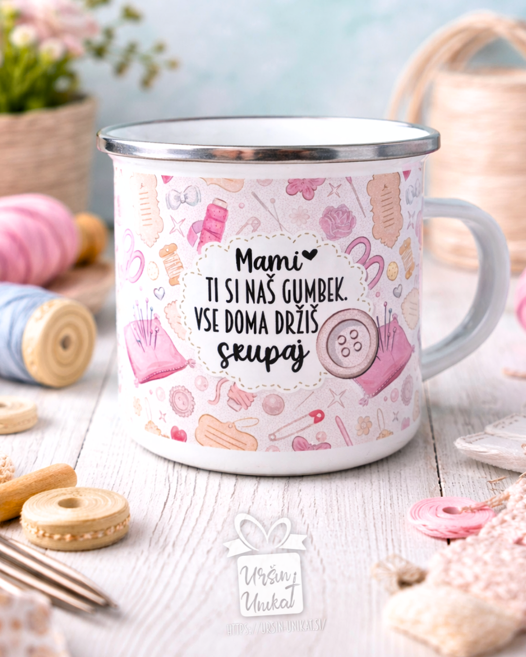 Emajlirana ali keramična skodelica "MAMI, TI SI NAŠ GUMBEK"
