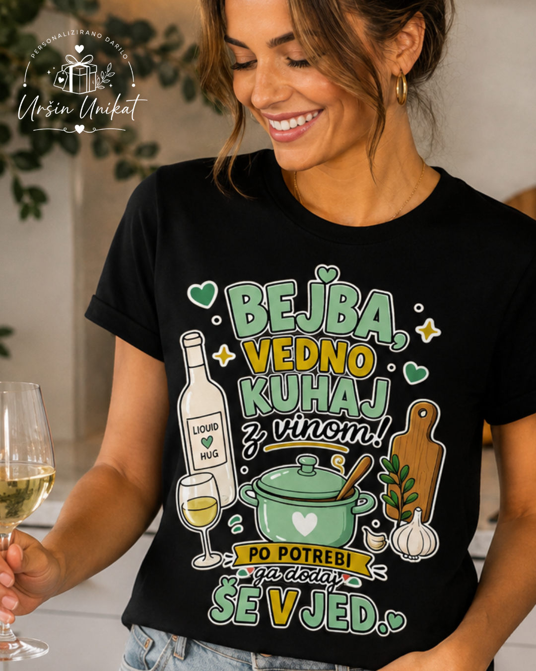 Majica ali hoodie - VINO - “Bejba” - darilo za prijateljico